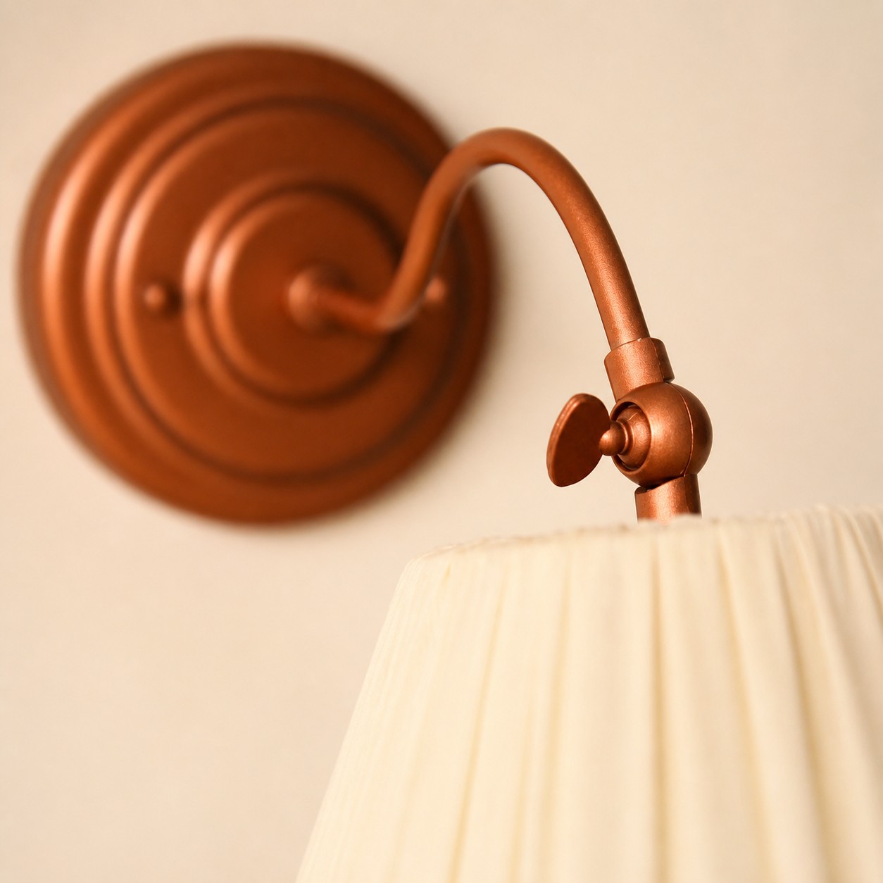 Adjustable joint and round wall plate detail